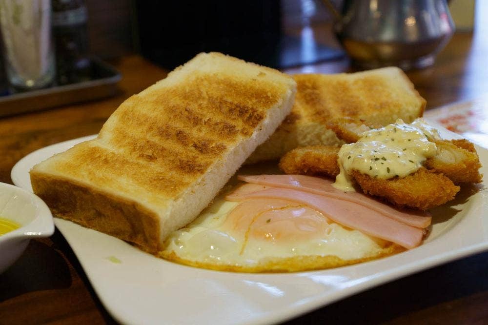 喫茶&ビアホール パイン