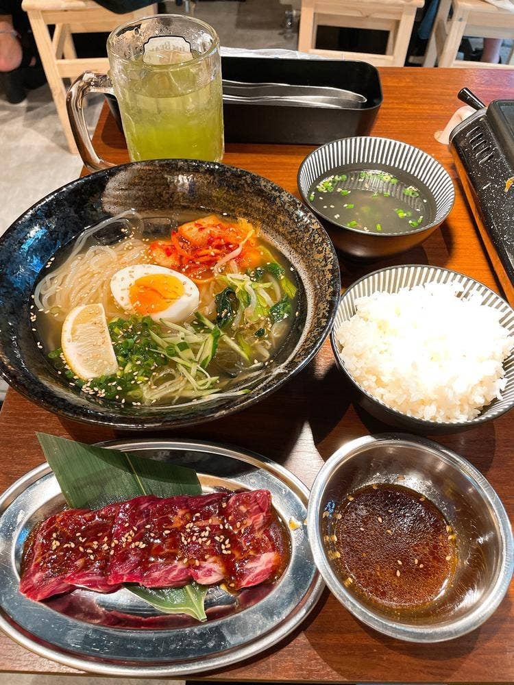 焼肉酒場 ホルモン けむり~煙~ 渋谷本店