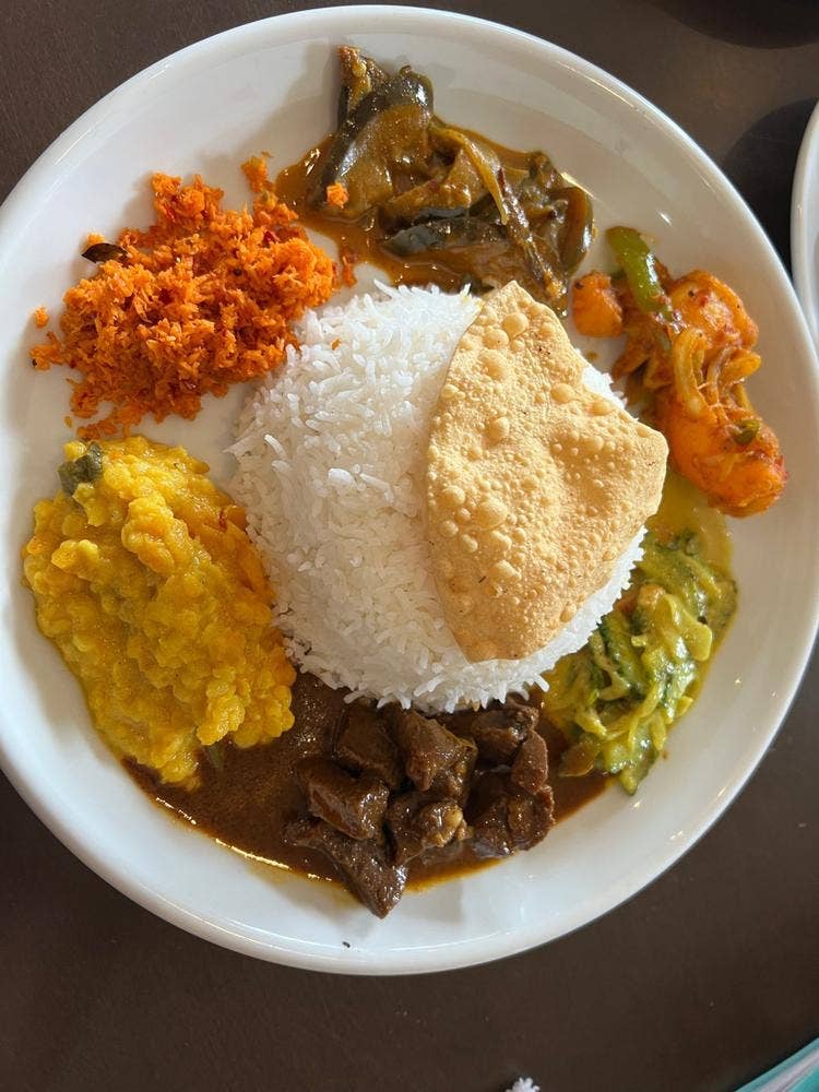 セイロン ホスト