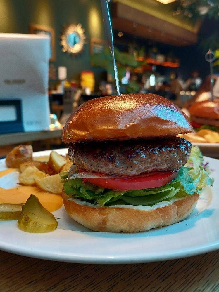 THE CORNER Hamburger&Saloon GLOBAL GATE