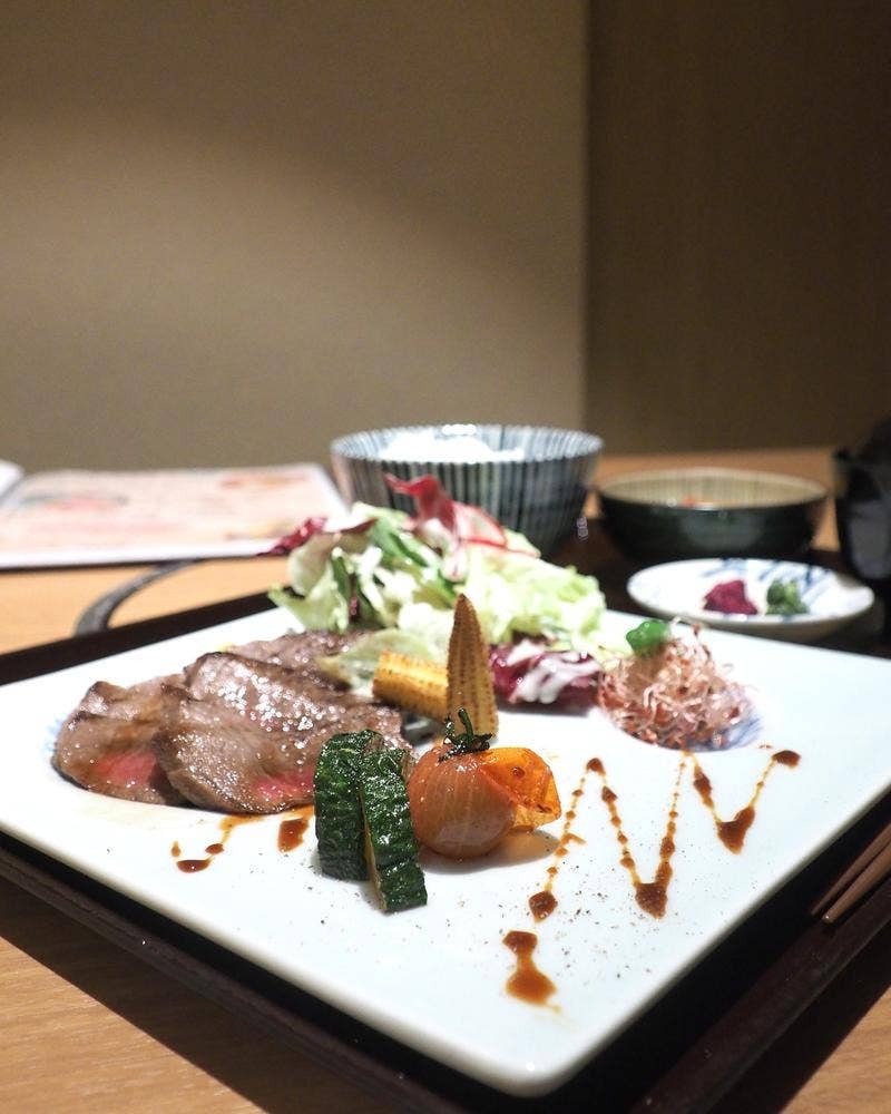 肉割烹 燎