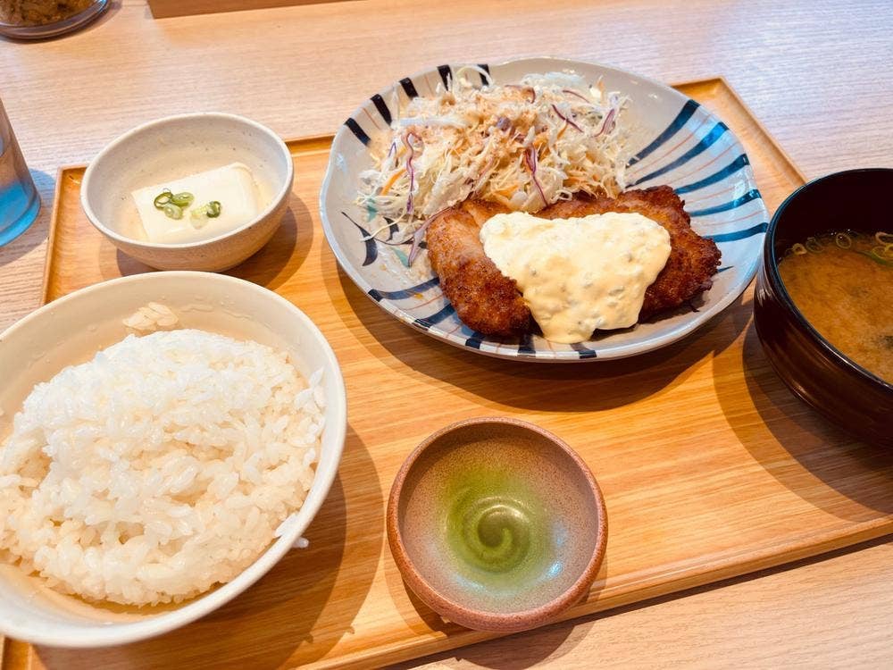 やよい軒 天神2丁目店