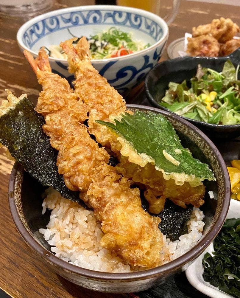 釜焼鳥本舗 おやひなや