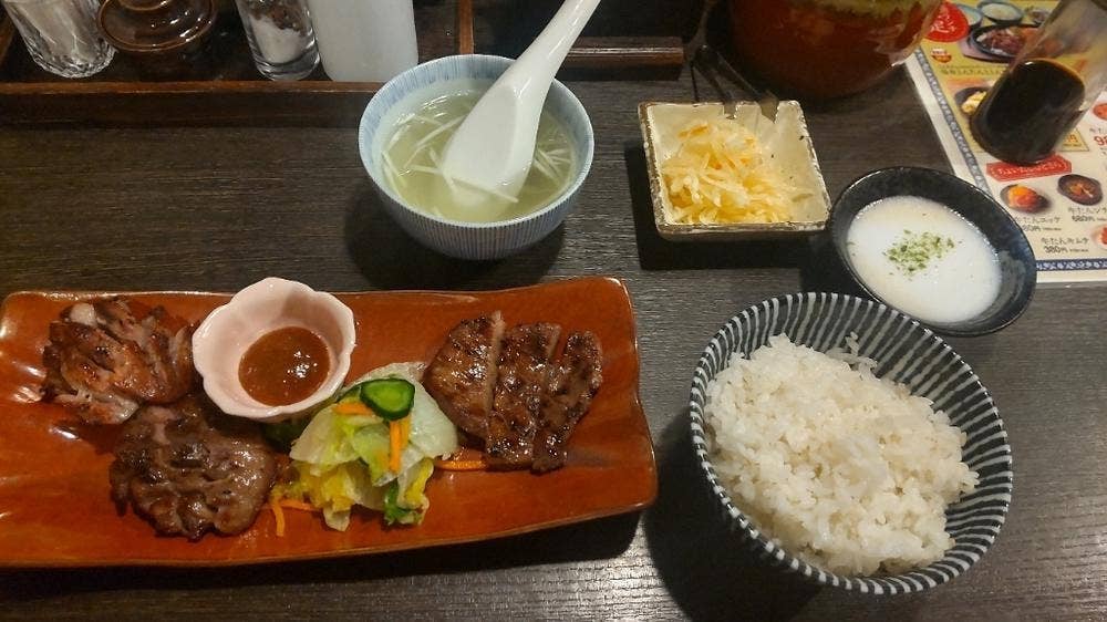 炭焼牛たん東山 福岡天神店