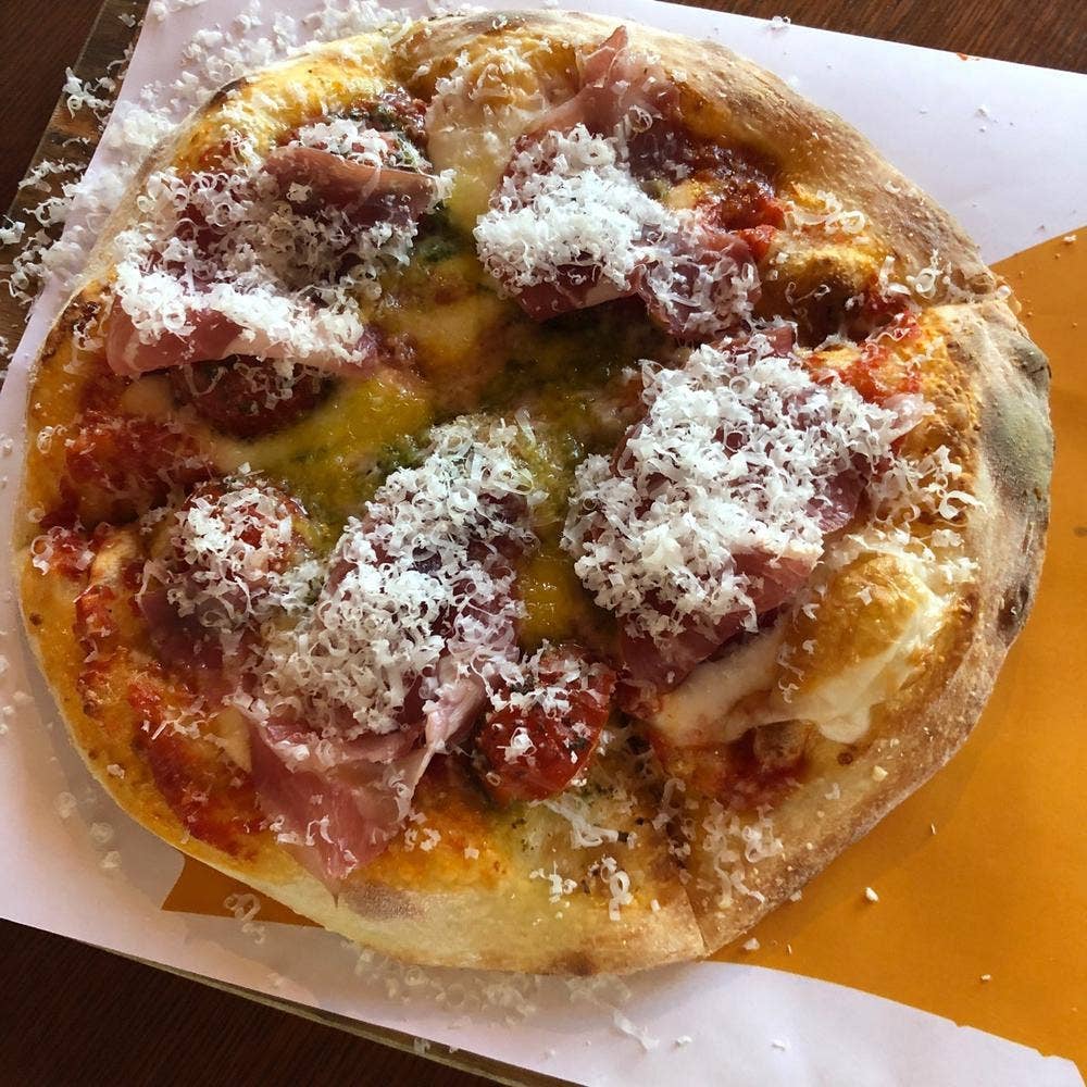 The lounge on the water