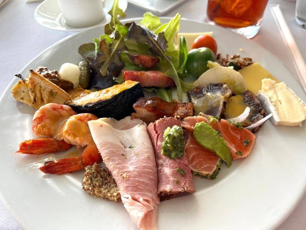 NEW YORK GRILL & BAR