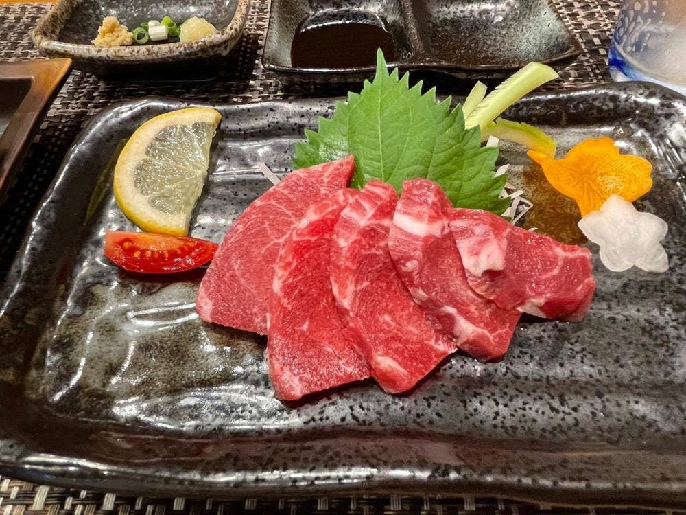 熊本馬刺しと純米酒 櫻