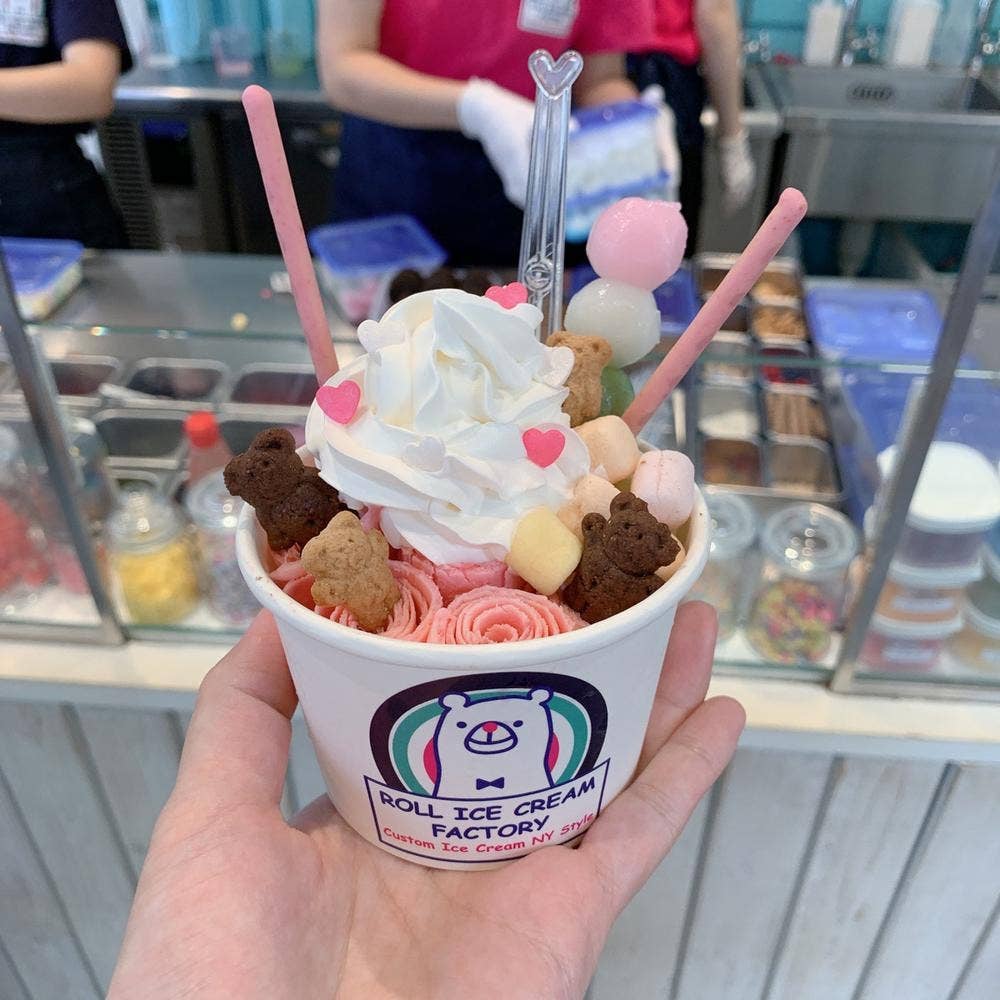 ROLL ICE CREAM FACTORY 表参道本店