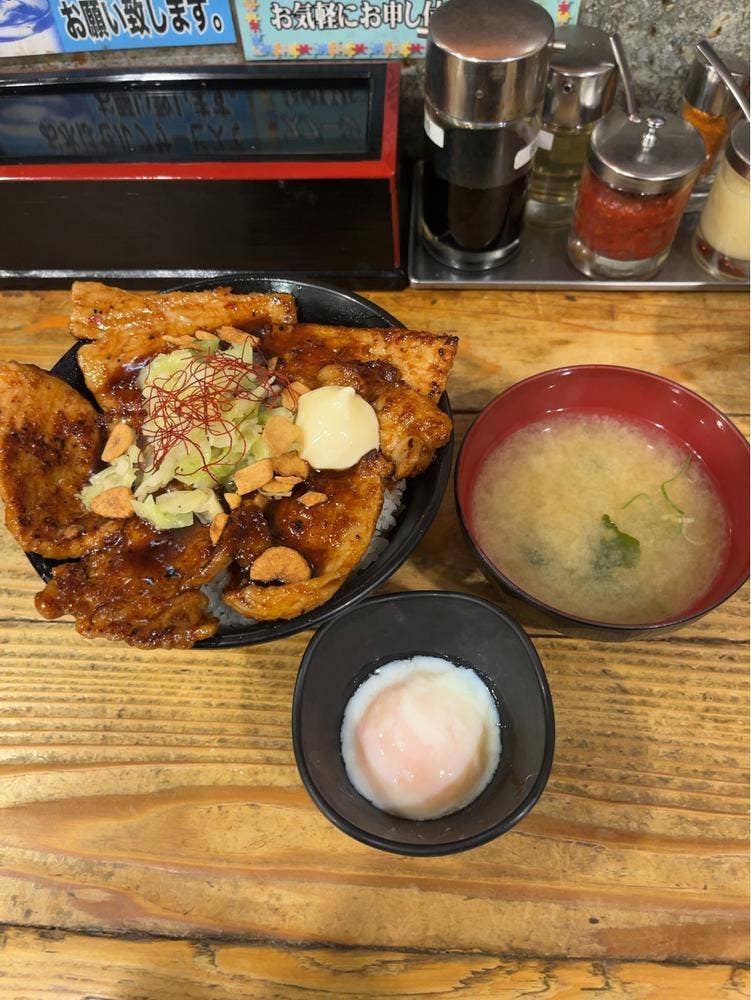 伝説のすた丼屋 野猿街道店