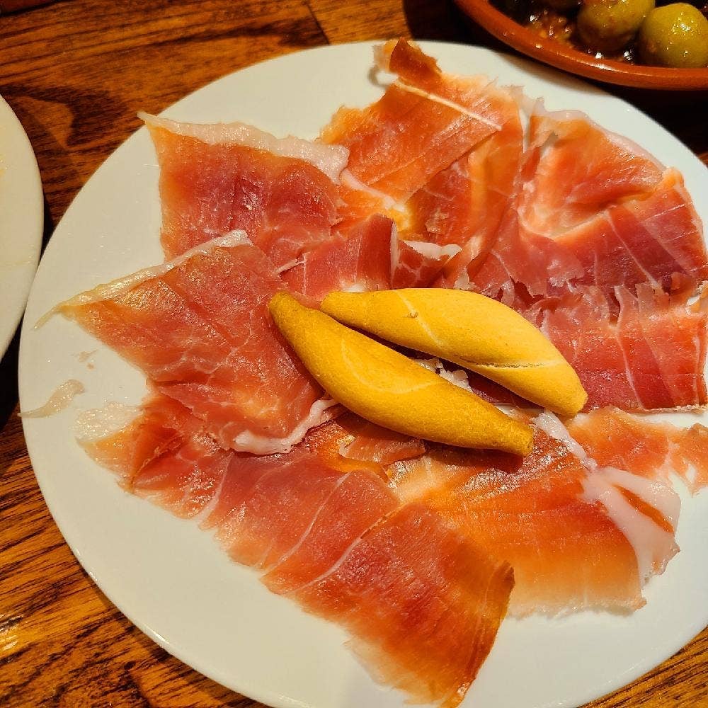 スペインバル トロンパ