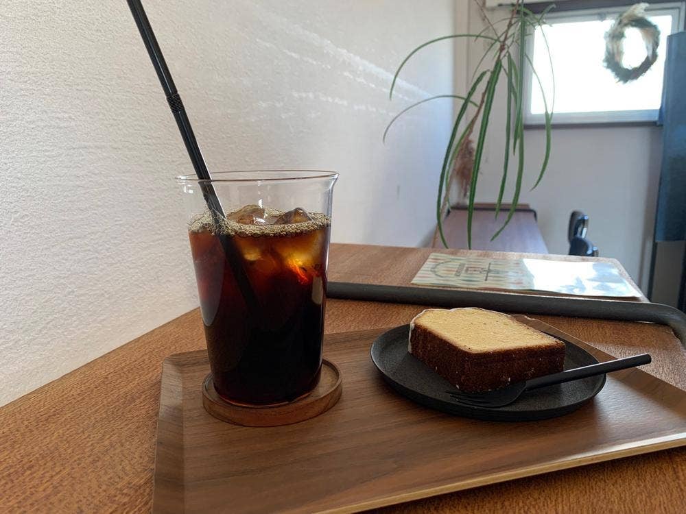 COFFEE AND SLOW LANE