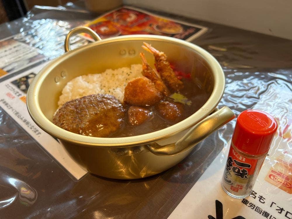 カレーしか勝たん 光店