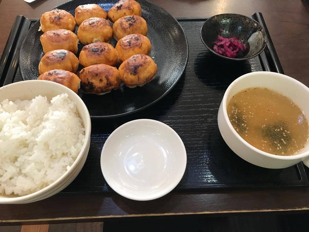 ホワイト餃子 はながさ