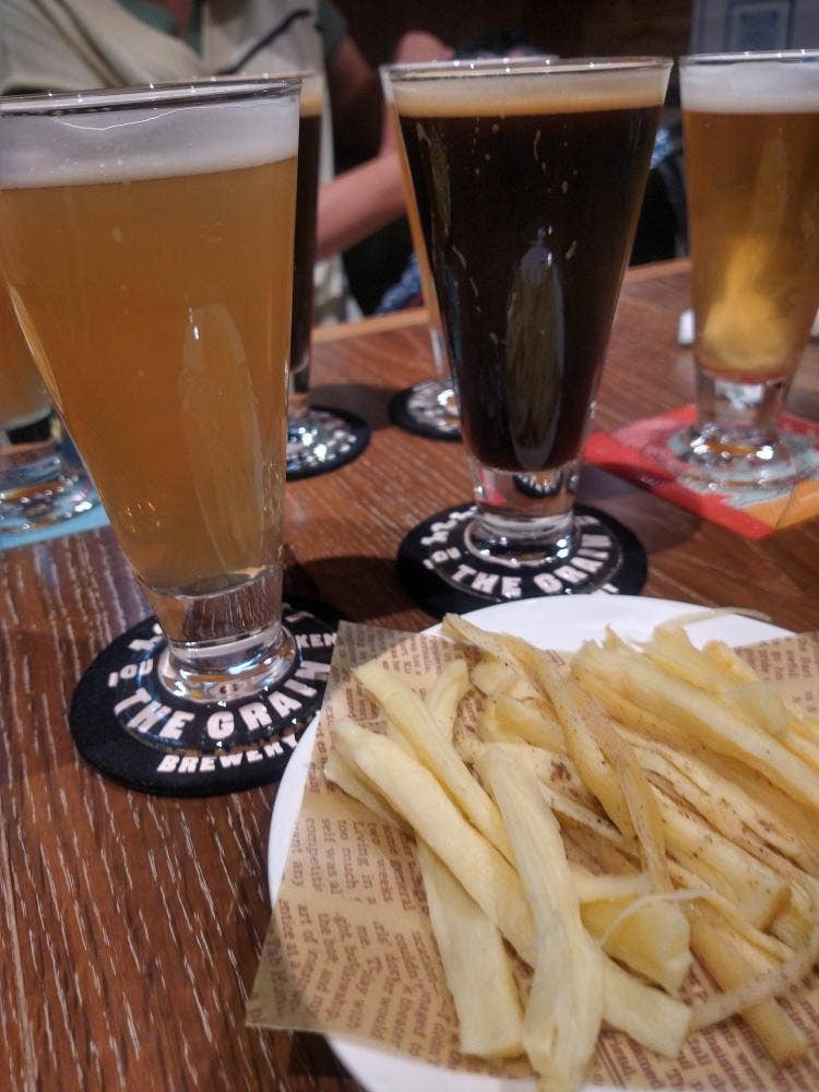 ビアレストラン アゲインスト・ザ・グレイン