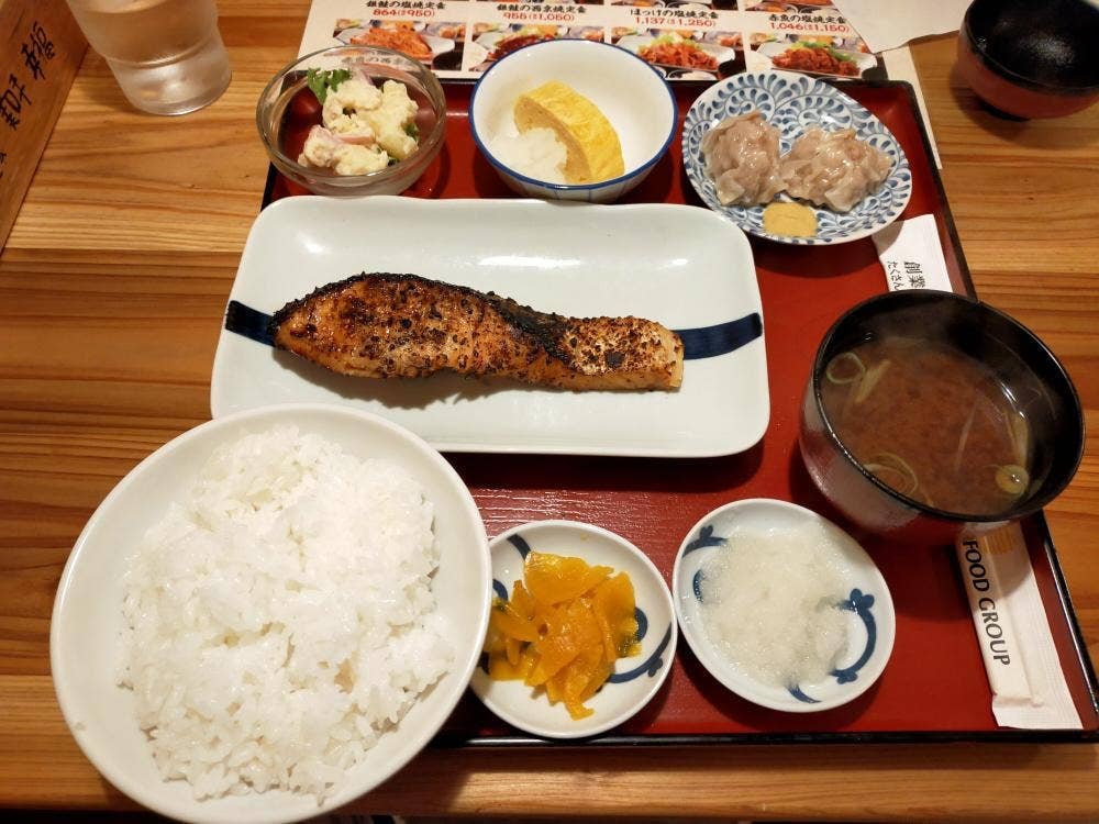 シュウマイと焼魚定食 天五食堂
