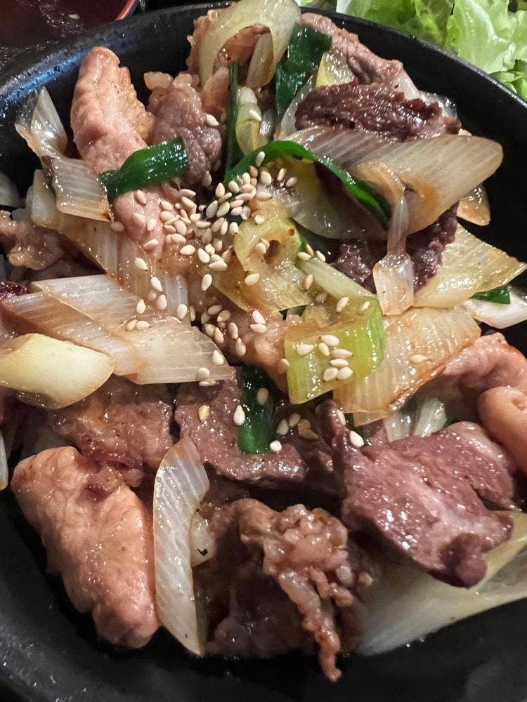 本格ホルモン焼肉 なかみ屋 本店