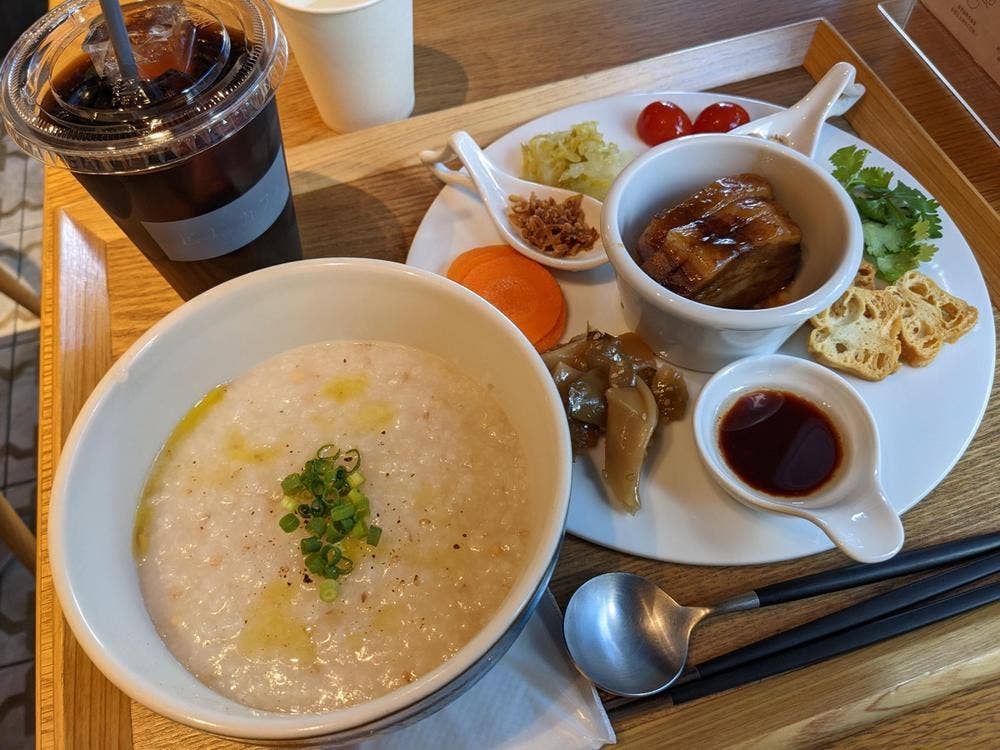 広尾カフェTOKYO&リーシャン粥
