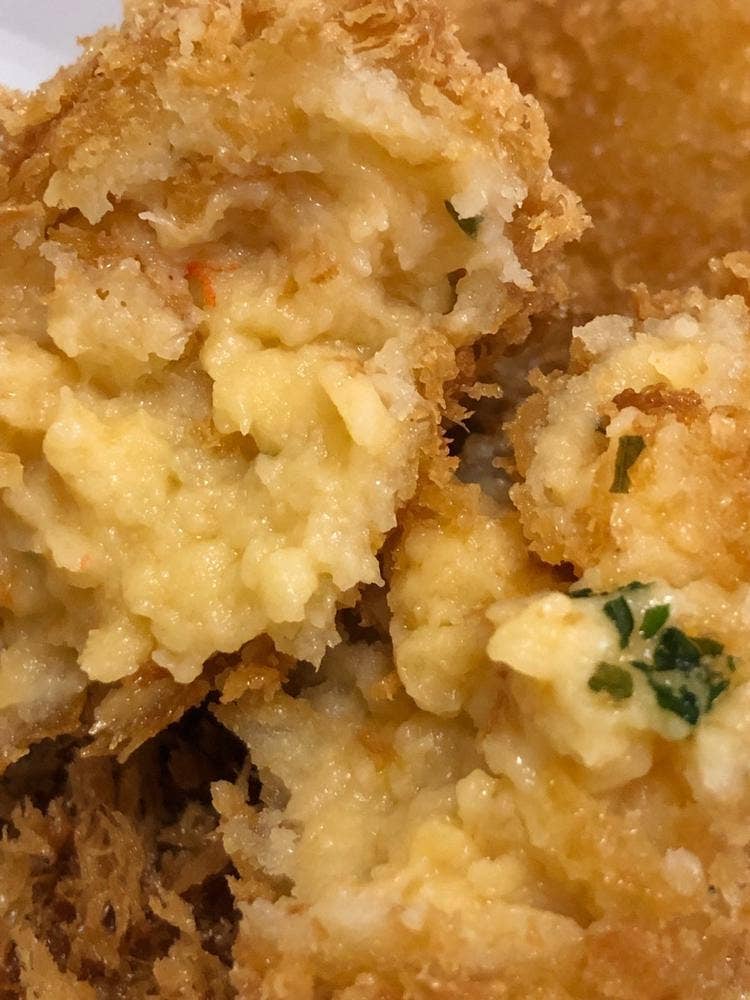 神戸コロッケ 松屋浅草店