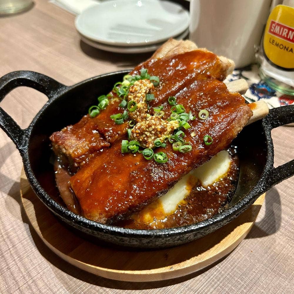 Kitchen Ribs by Shun Tamura