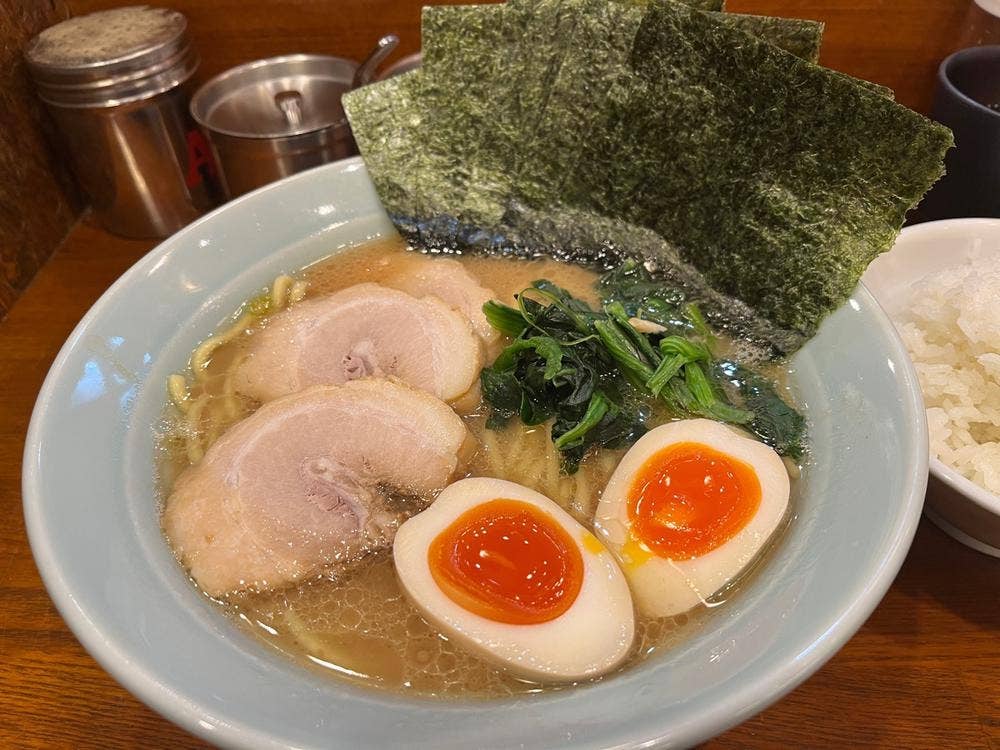 横浜家系ラーメン 銀家 伊勢佐木町店