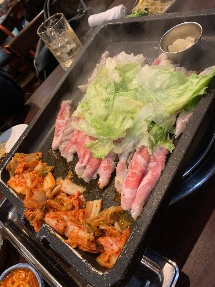 とん豚テジ 新宿店