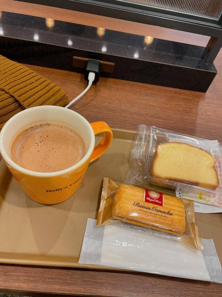 ホリーズカフェ ゼスト御池店