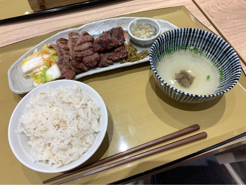 炭火焼 仙台牛たん物語