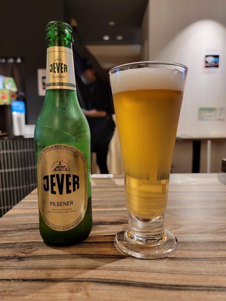 Z BURGER & CRAFT BEER TAP EQUiA北千住店