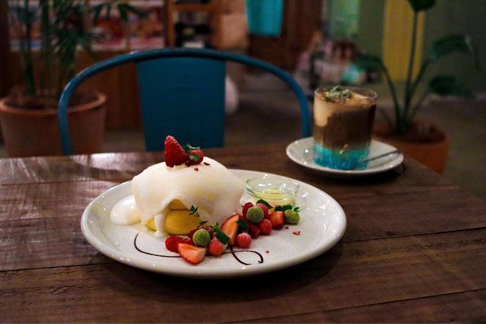 CAFE SECRET WINDOW