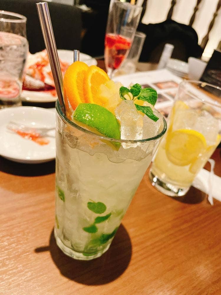 ジラフモノクローム