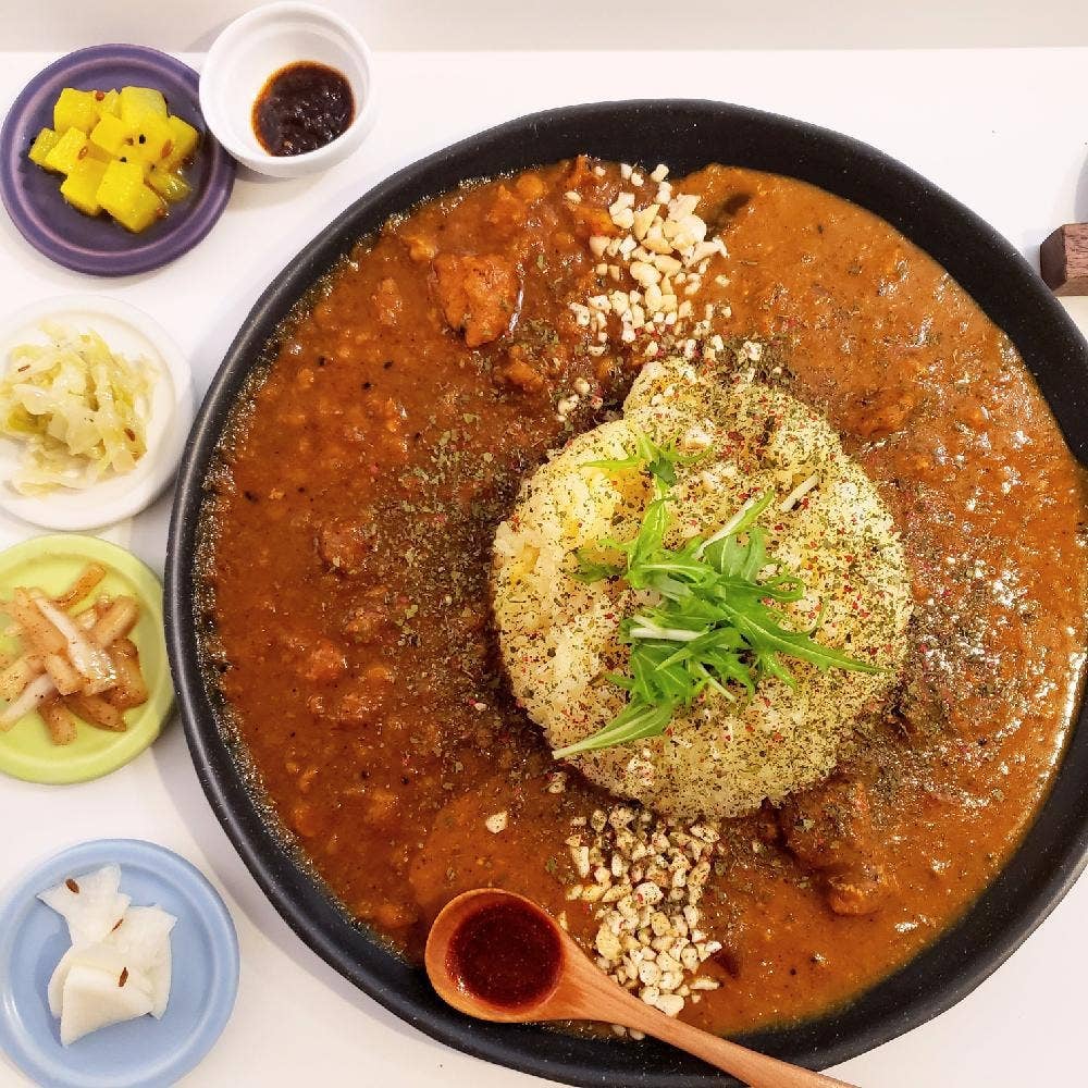 小皿料理とコップワイン メリデ