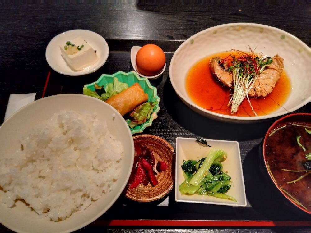 魚然 四谷店