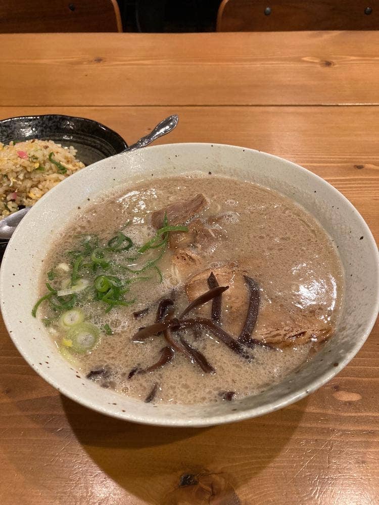豚骨らぁめん 華一