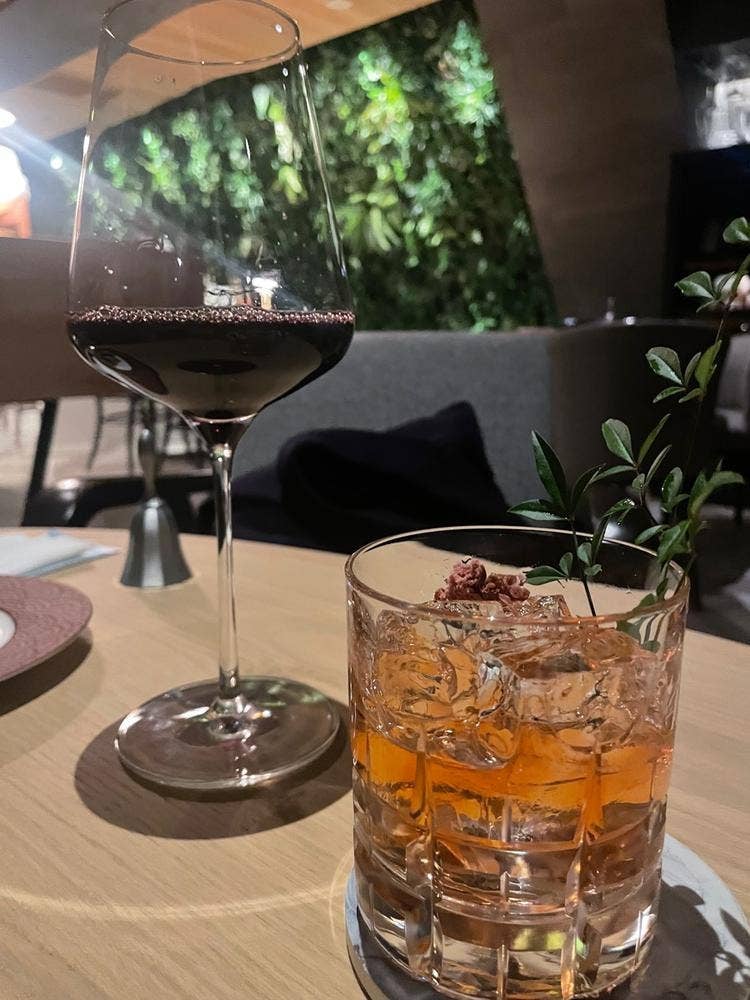 Bar Dining FIVE Arrows