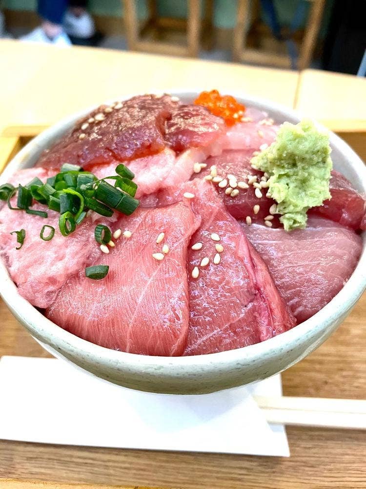 熱海駅前・おさかな丼屋