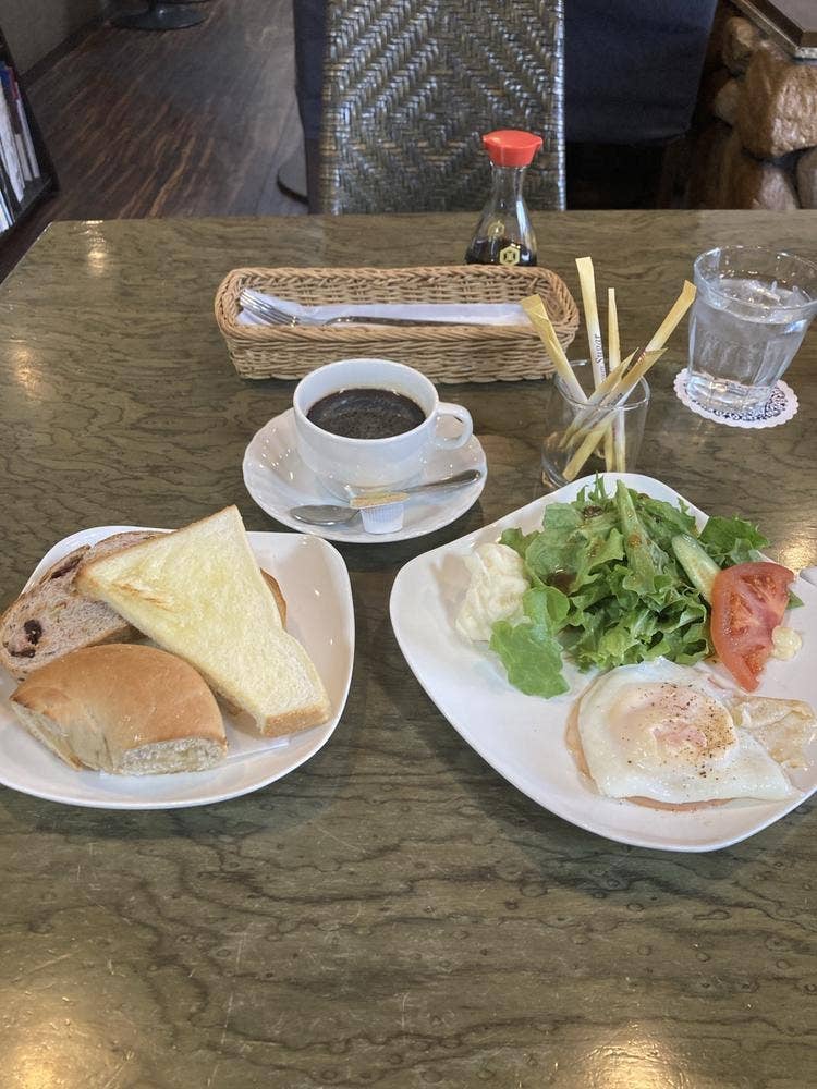 ベーカリーカフェレストランSAZANKA 本店