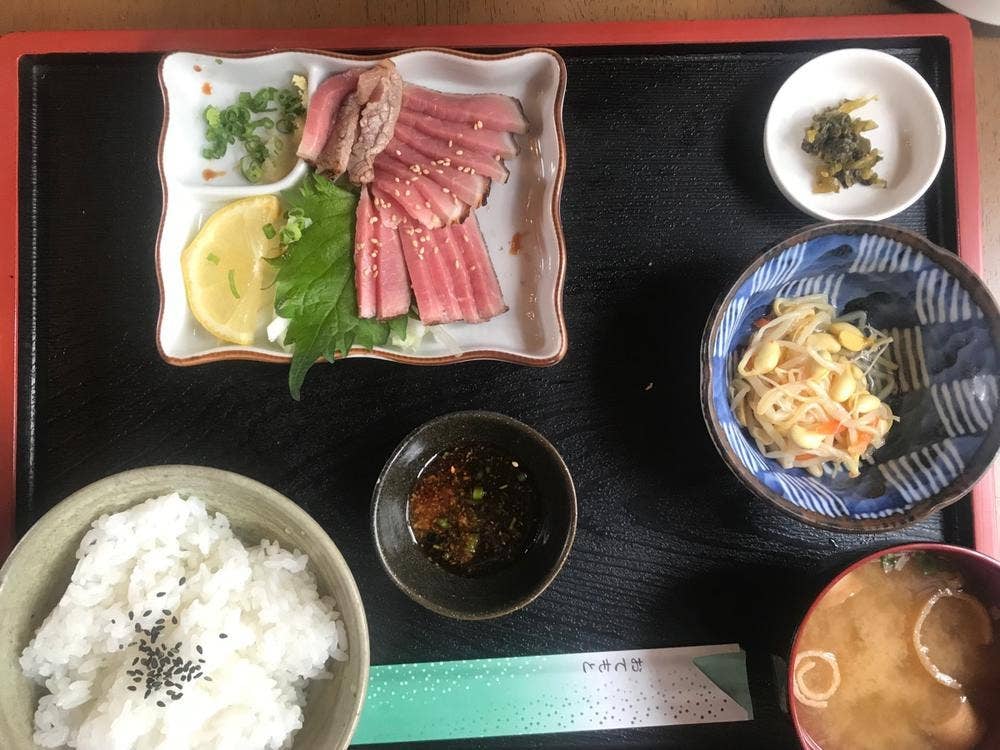 CAFE AKA-TOMBO