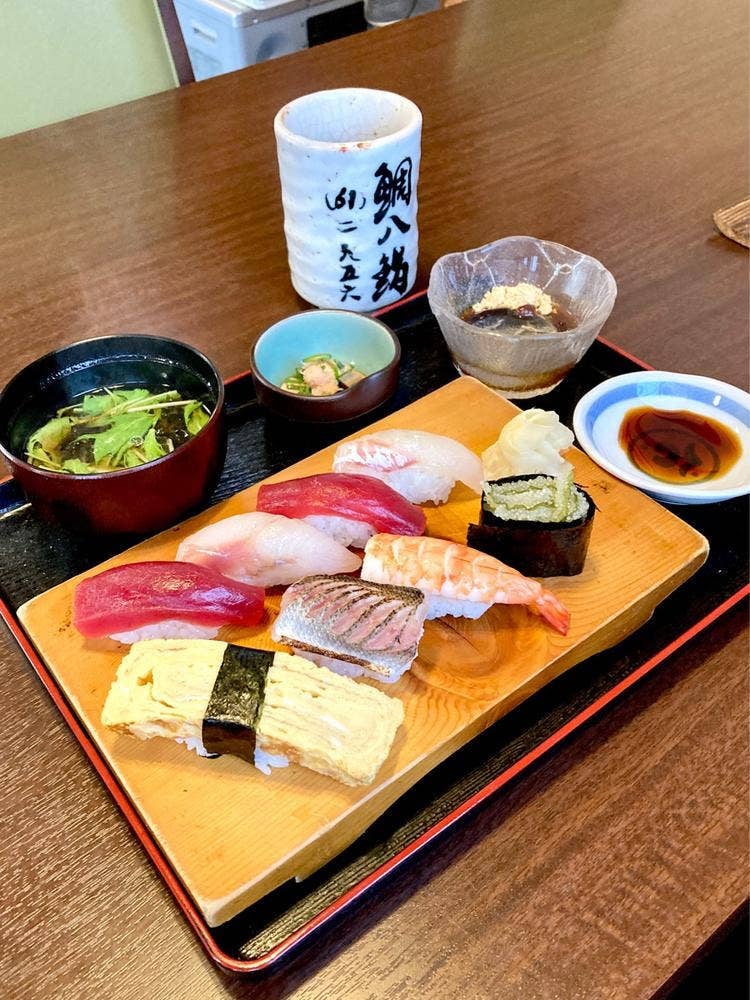 鯛八鮨