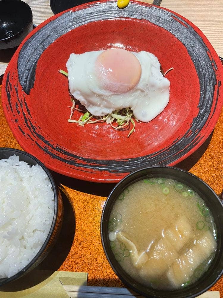 看板のないもつ鍋屋