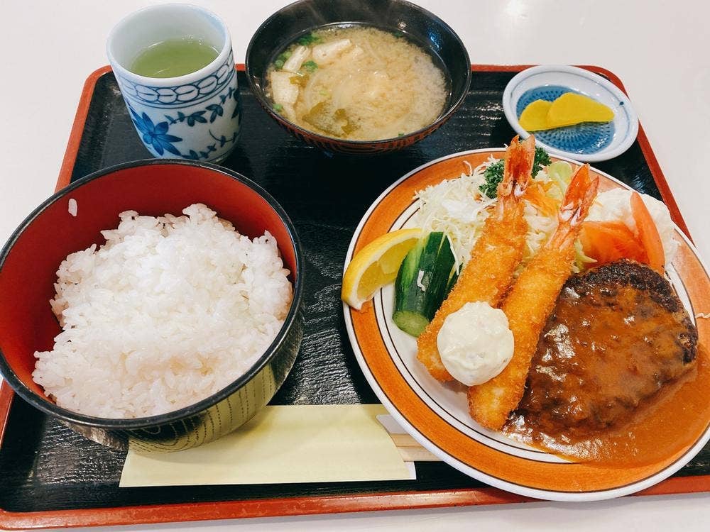 ファミリーレストラン サンデー