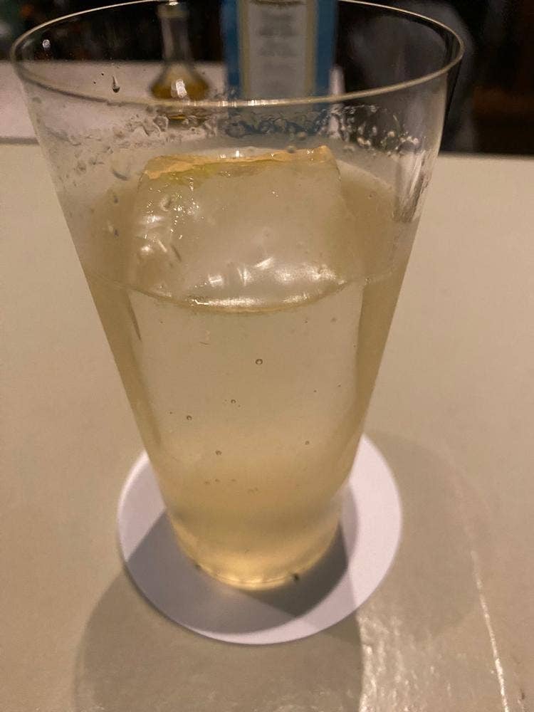 BAR LEVEN