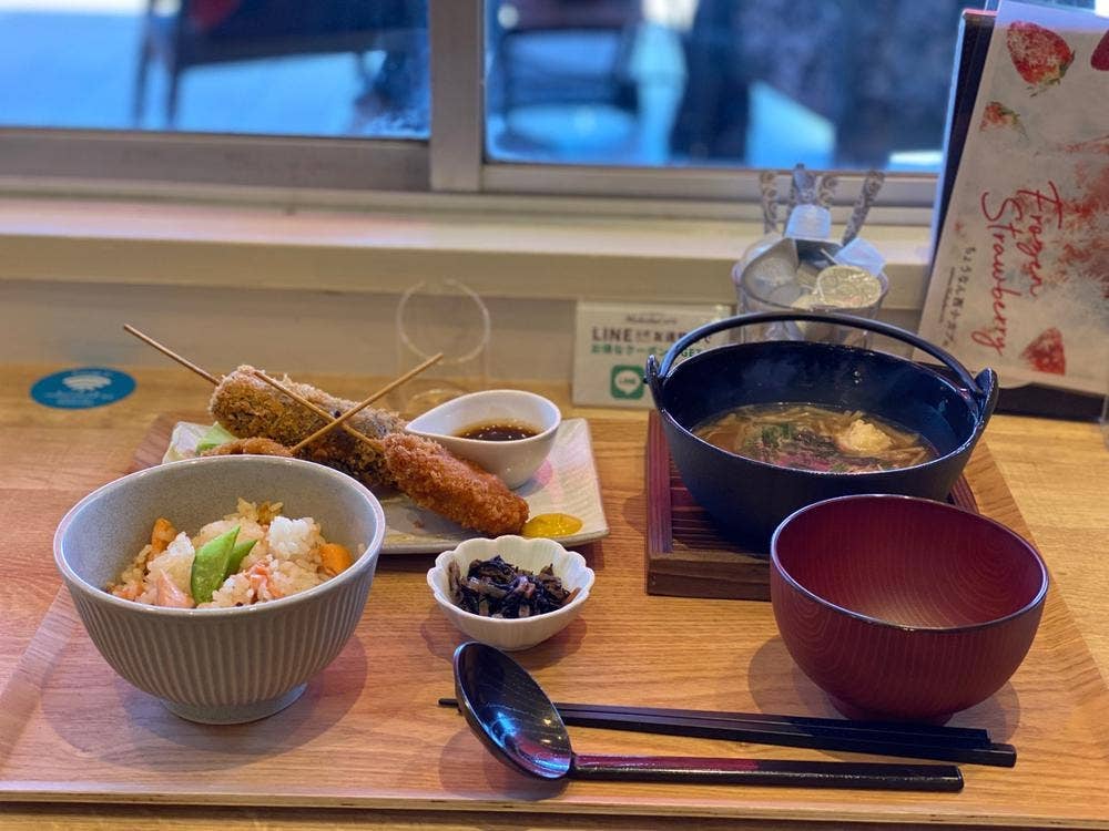 ちょうなん西小カフェ