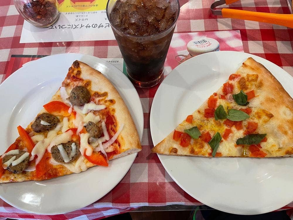 ROCCO'S NEW YORK STYLE PIZZA