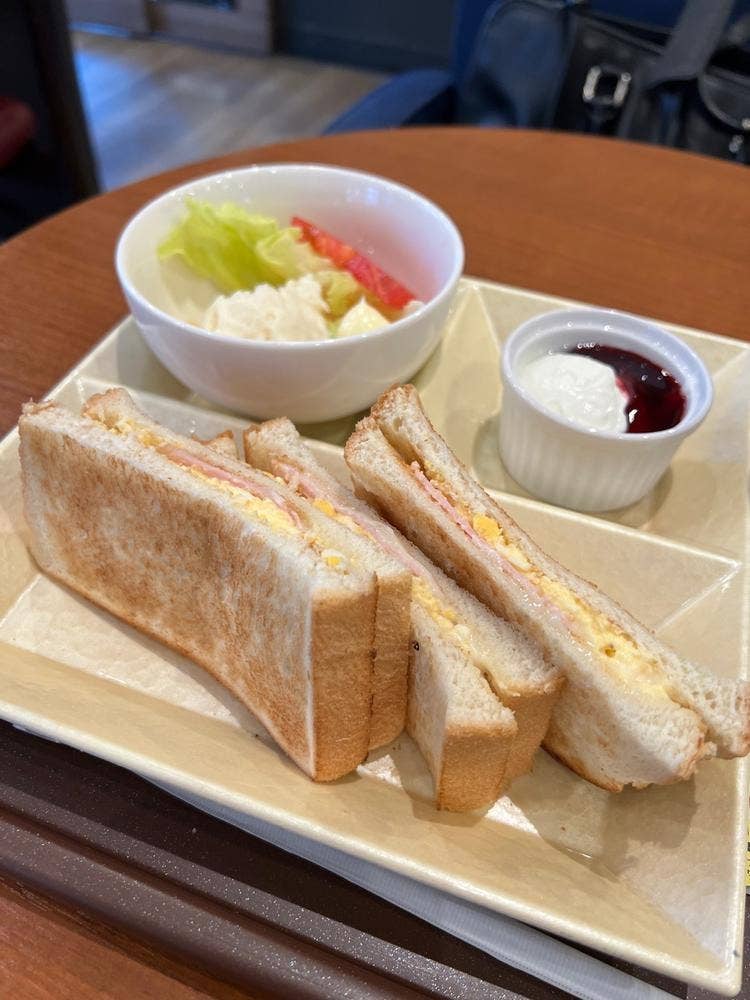 カフェ・ド・クリエ JR御徒町駅南口店