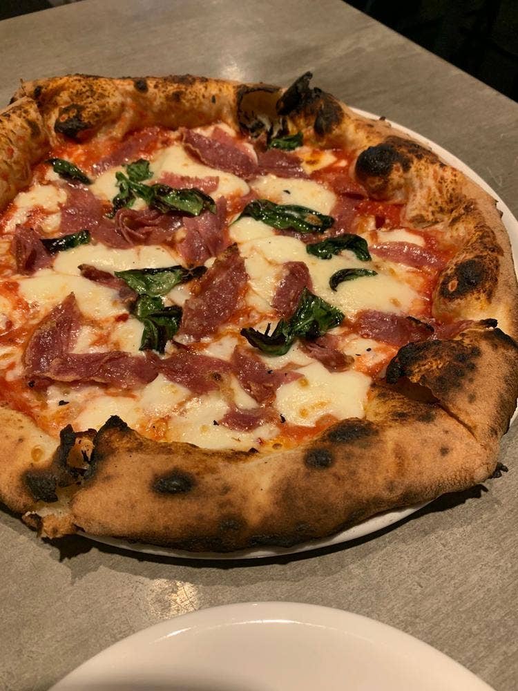 ピッツェリア オステリア イーオーイー