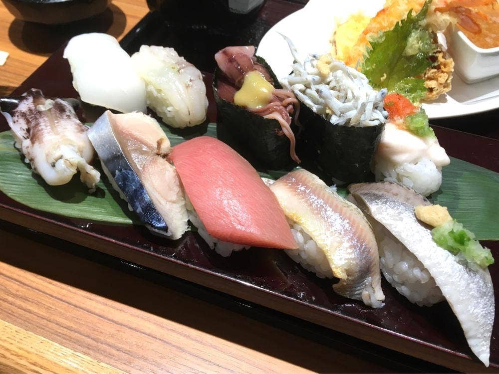 海天すし 金沢港店