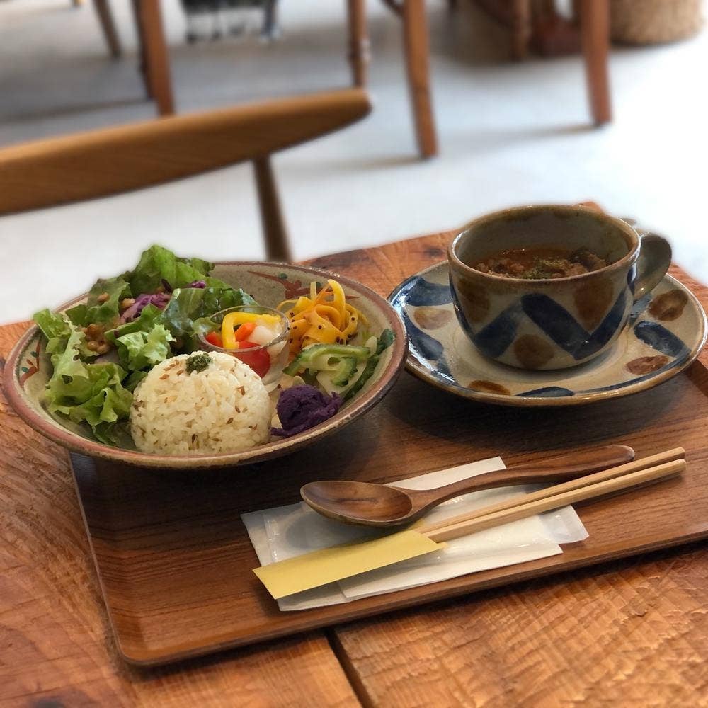 トウ カフェ アンド ギャラリー