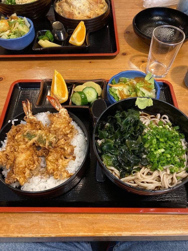三勝そば店