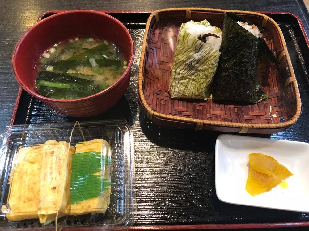 おむすびや さくら