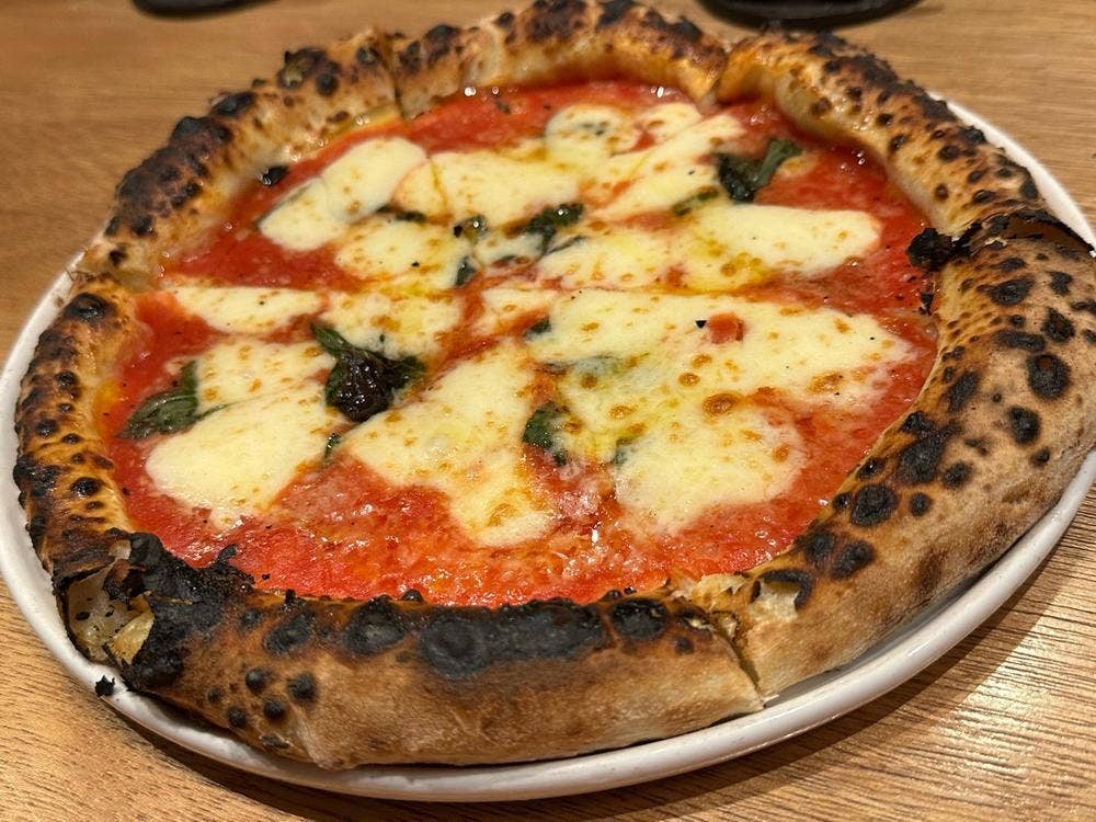 石窯のある洋風酒場 BUOONO!